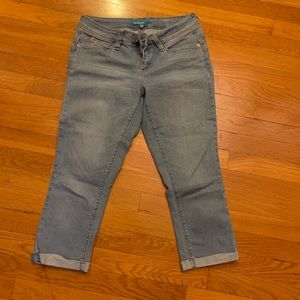 YMI Capris JEANS USED.